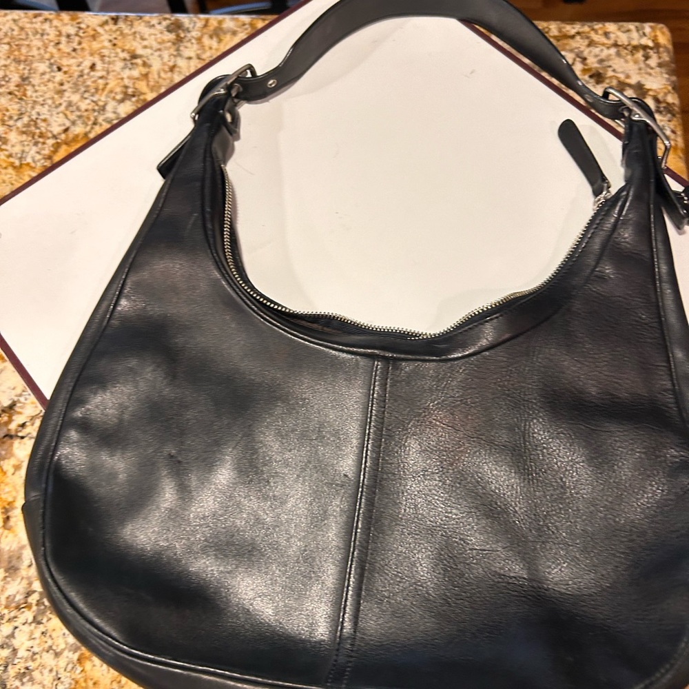 Vintage Coach, large hobo bag… black leather